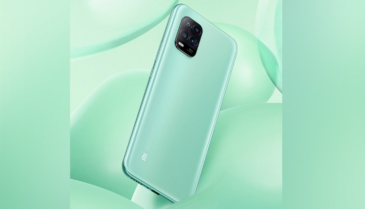 مارس 2020 گوشی شیائومی Mi 10 Lite در اروپا رونمایی شد. هم اکنون همین مدل با تغییرات جزئی در بخش دوربین به نام شیائومی می 10 یوس یا Mi 10 Youth نیز رونمایی شده است.